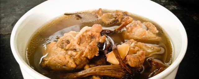 排骨茶樹菇湯的傢常做法 排骨茶樹菇湯正宗做法