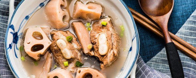 花生蓮藕豬骨湯的傢常做法 花生蓮藕豬骨湯怎麼做