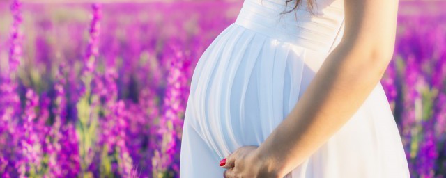 孕婦多喝水對胎兒有什麼好處 孕婦多喝水對胎兒的功效