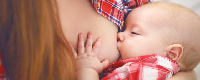 新生兒不好好吃奶怎麼辦 如何解決新生兒不好好吃奶