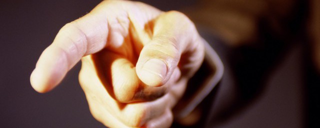 長期咬手指的危害 長期咬手指有什麼害處呢