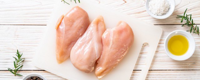 油炸雞胸肉的傢常做法 油炸雞胸肉怎麼做