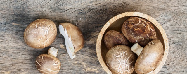 油菜香菇傢常做法 如何做油菜香菇