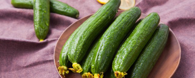 黃瓜皮可以生吃嗎 黃瓜的皮能直接吃嗎