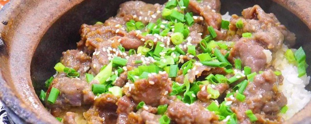 青椒牛肉煲仔飯的傢常做法 如何做青椒牛肉煲仔飯