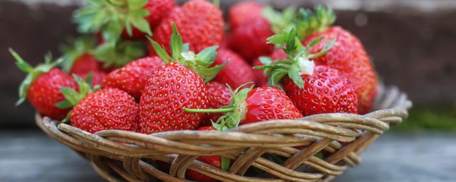 草莓洗瞭放一晚上會壞嗎 洗完的草莓能不能放一晚上