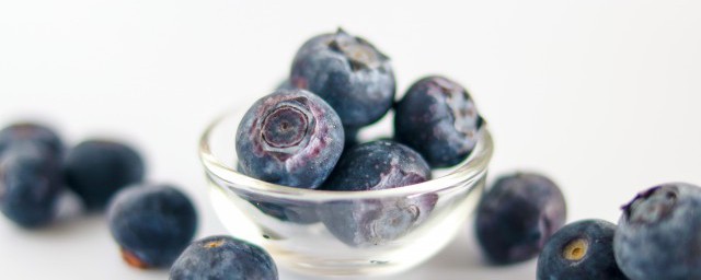 藍莓需要剝皮嗎 藍莓的正確吃法是否需要剝皮