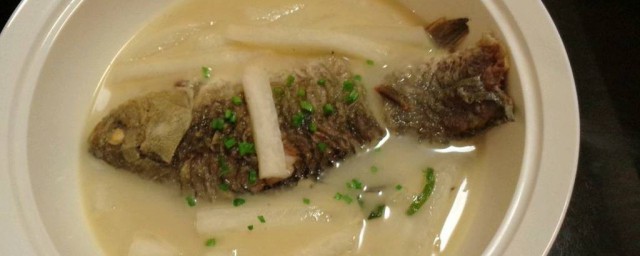 鯽魚蘿卜湯的傢常做法 鯽魚蘿卜湯怎麼做