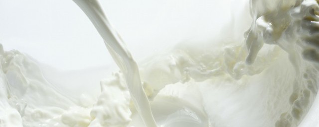 脫脂牛奶蛋白質高還是全脂牛奶 脫脂牛奶和全脂牛奶的蛋白質差不多高對嗎