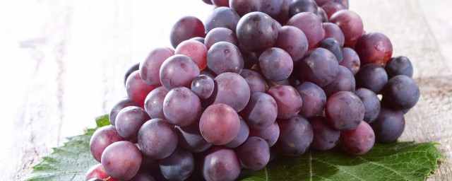 吃葡萄的八大好處 吃葡萄的八大好處有哪些