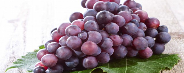 減肥期間吃葡萄可以嗎 葡萄吃多瞭會變胖嗎