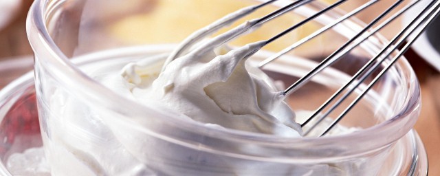 淡奶油的具體使用方法 淡奶油的具體使用方法詳情