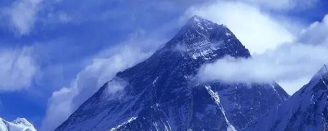 珠穆朗瑪峰是屬於中國的嗎 珠穆朗瑪峰是屬不屬於中國的