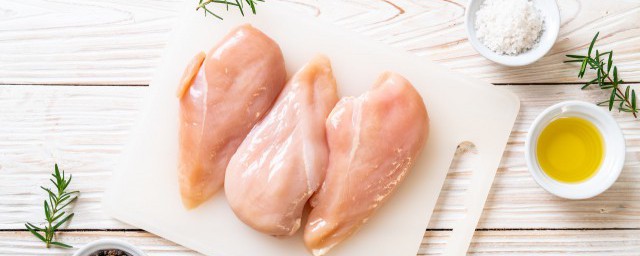 雞胸肉可以做什麼菜好吃又簡單 雞胸肉能做什麼菜好吃又簡單