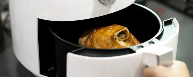 烘焙紙可以放在空氣炸鍋裡嗎 烘焙紙能不能放在空氣炸鍋裡