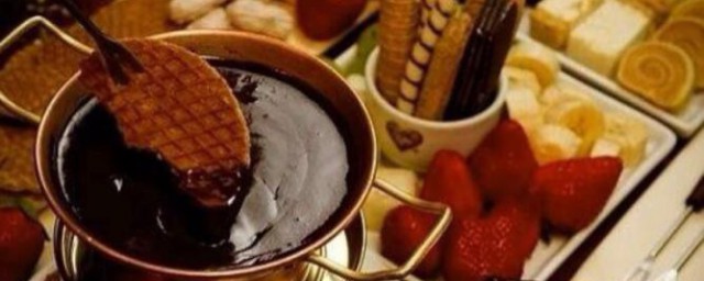 自制巧克力火鍋的傢常做法 如何自制巧克力火鍋