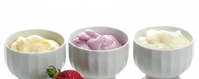 草莓冰淇淋的傢常做法 草莓冰淇淋怎麼做