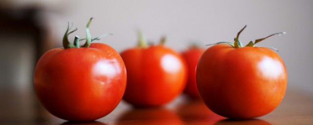 西紅柿疙瘩湯的傢常做法 西紅柿疙瘩湯怎樣做