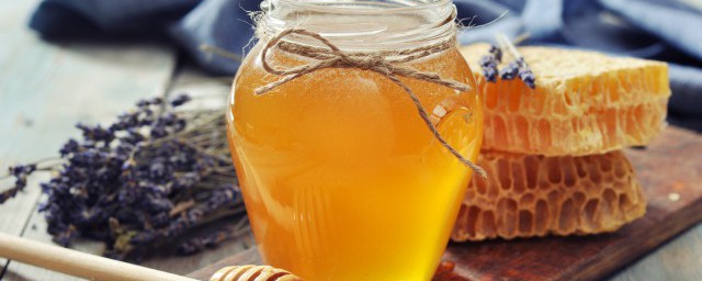 怎樣判斷蜂蜜是否變質 分辨蜂蜜壞沒壞的技巧